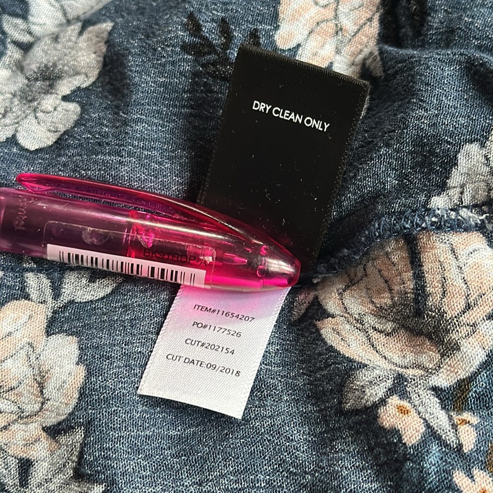 Torrid Blue White Blush Floral Smocked Button Front Top Blouse Shirt 2 - Picture 10 of 10